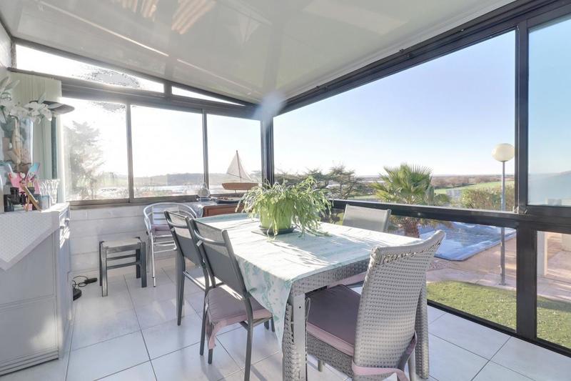 Maison - 241 m² - 7 pièces