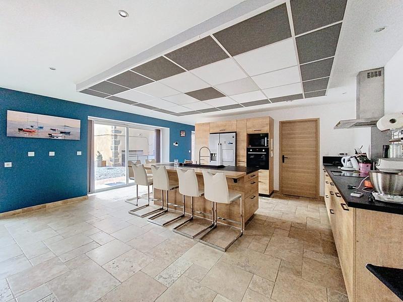 Maison - 258 m² - 6 pièces
