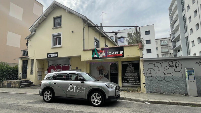 Maison - 246 m² - 8 pièces