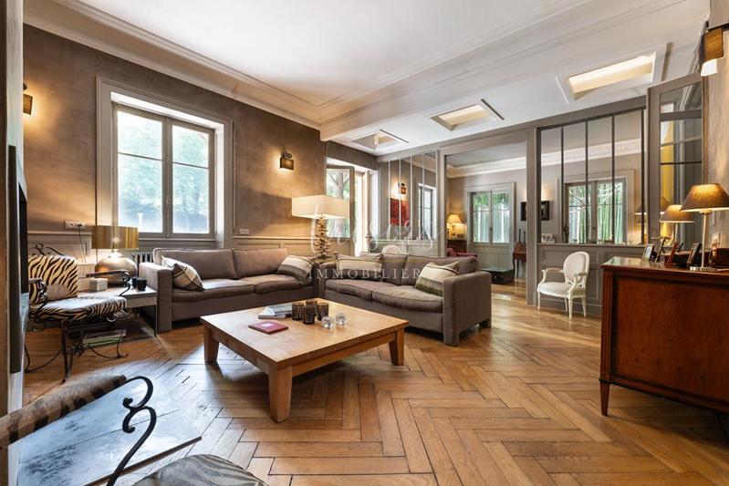 Demeure - 363 m² - 9 pièces