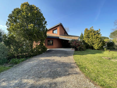 Villa - 216 m² - 6 pièces