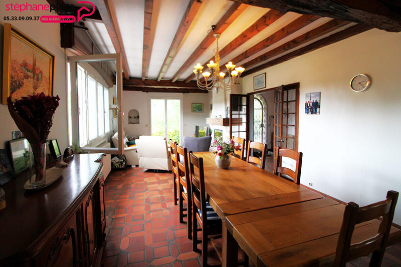 Maison - 179 m² - 8 pièces