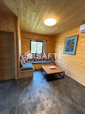 Maison - 165 m² - 9 pièces