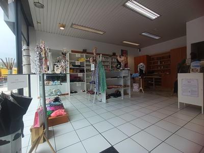 Local commercial - 149 m² - 2 pièces