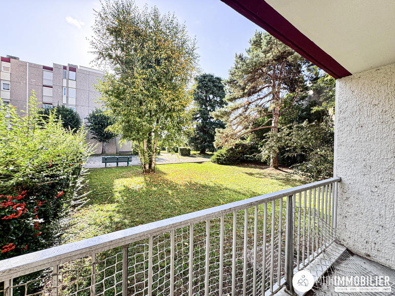 Appartement - 90 m² - 4 pièces