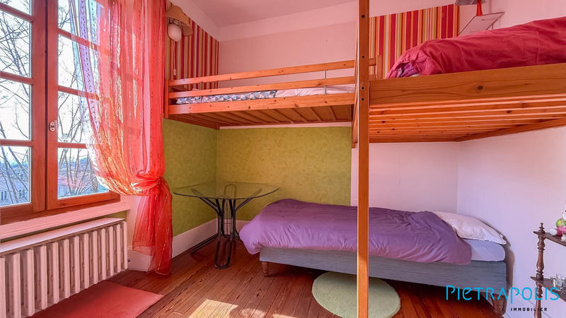 Maison - 250 m² - 8 pièces