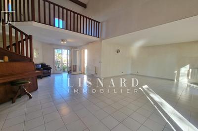 Villa - 115 m² - 5 pièces