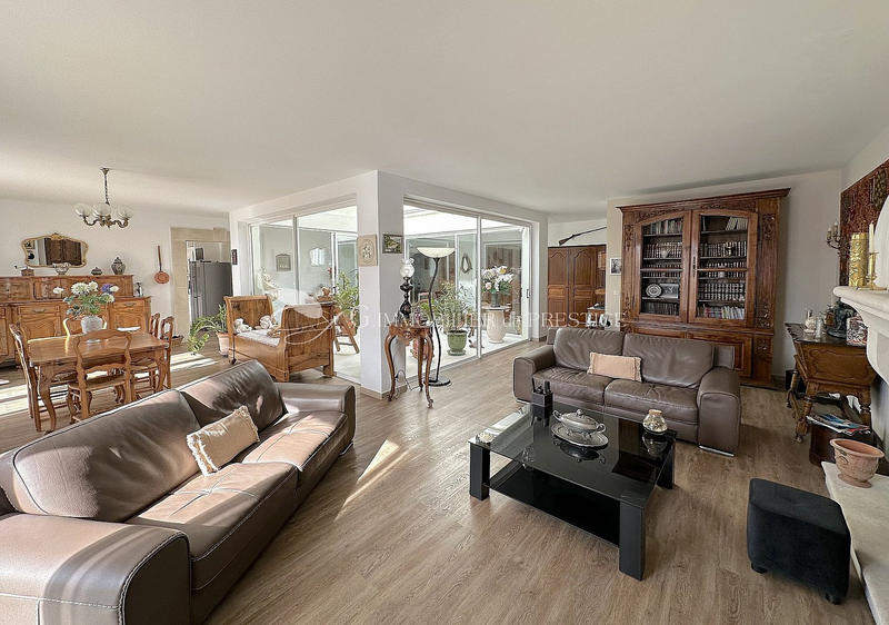 Villa - 230 m² - 5 pièces