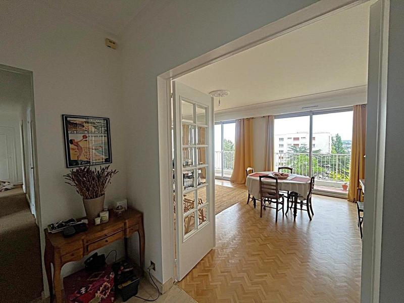 Appartement - 123 m² - 6 pièces