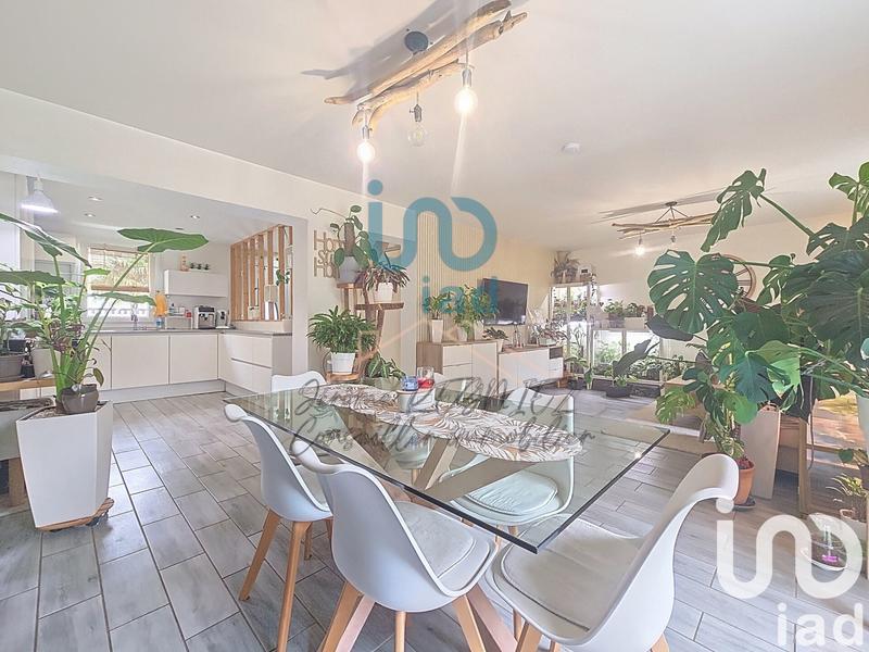 Maison - 93 m² - 5 pièces