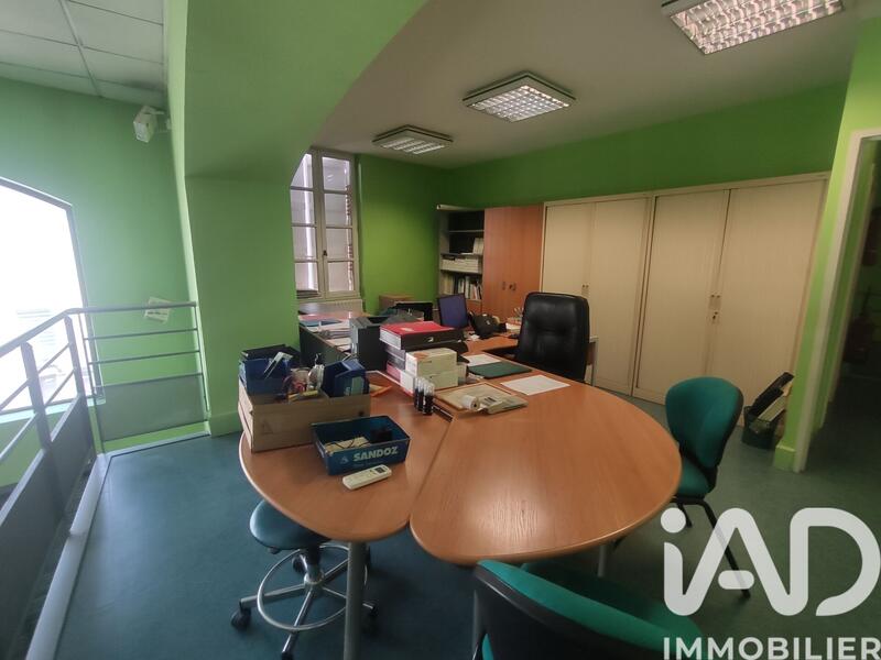 Maison - 240 m² - 6 pièces