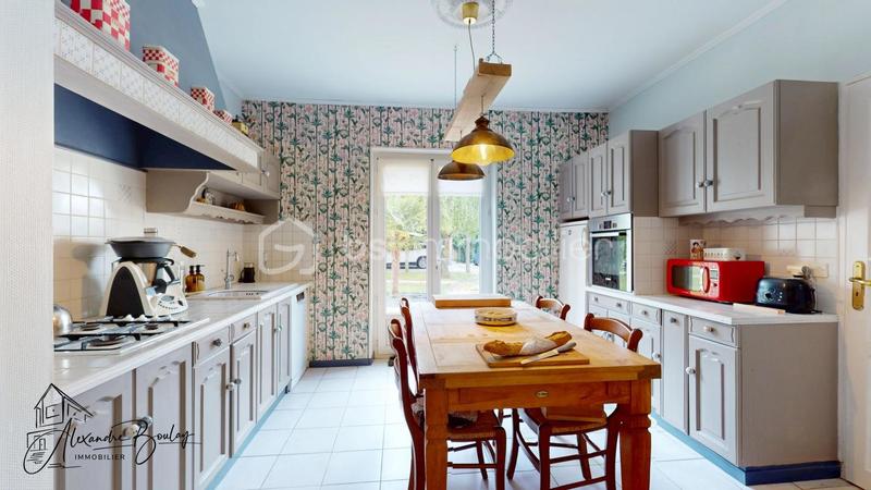 Maison ancienne - 246 m² - 8 pièces