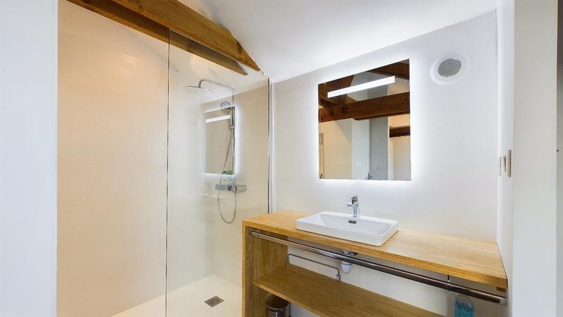 Maison - 180 m² - 7 pièces