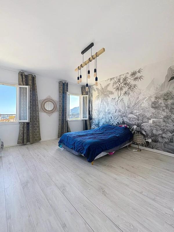 Appartement - 91 m² - 4 pièces