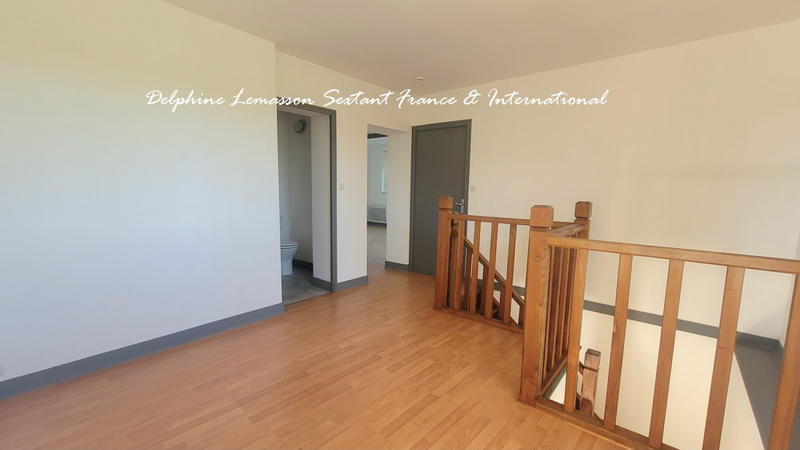 Maison - 240 m² - 12 pièces