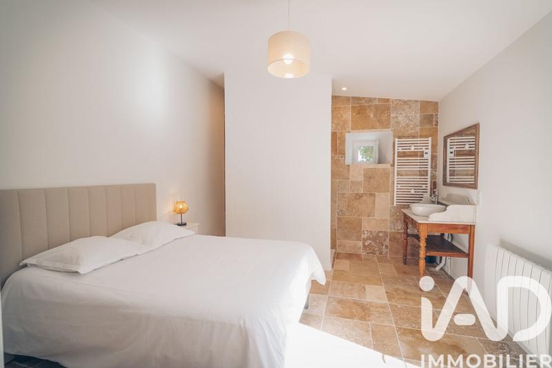 Maison - 328 m² - 12 pièces