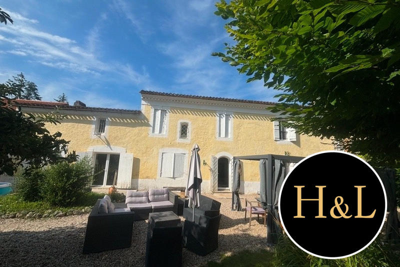 Maison ancienne - 240 m² - 7 pièces