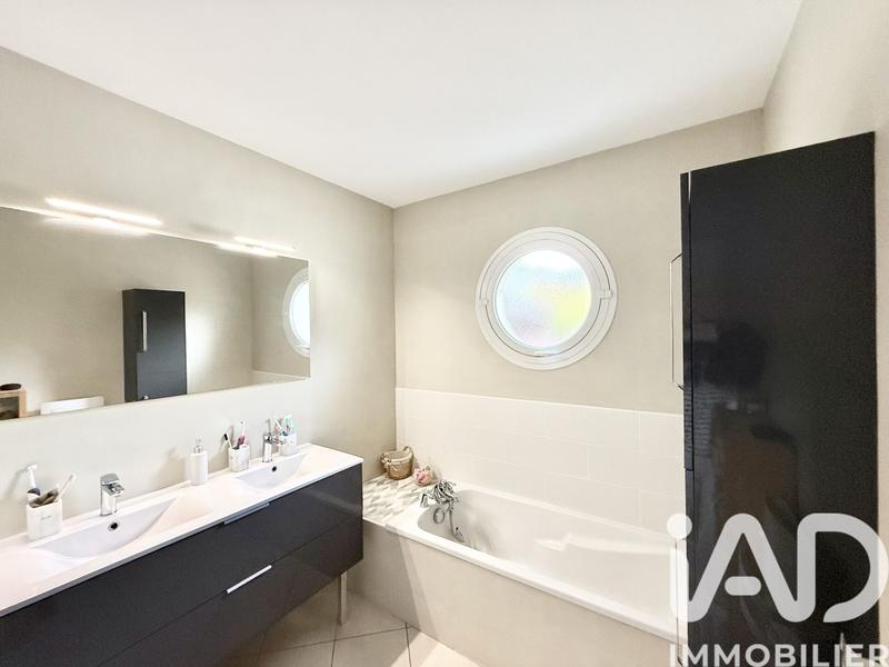 Maison - 153 m² - 8 pièces