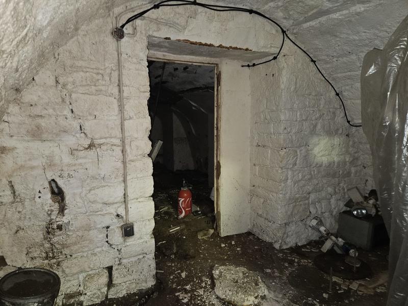 Magasins - 98 m² - 2 pièces