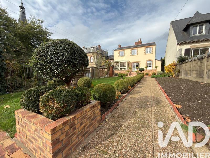 Maison de ville - 128 m² - 9 pièces