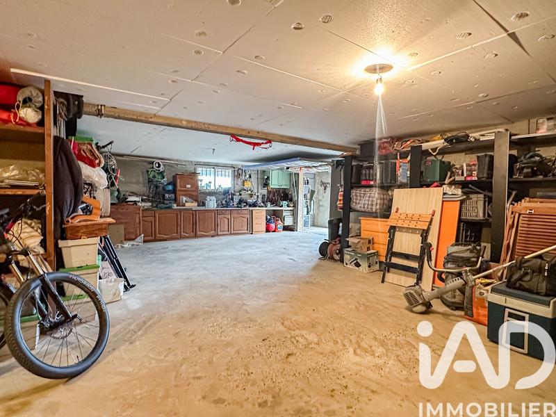 Maison - 220 m² - 9 pièces