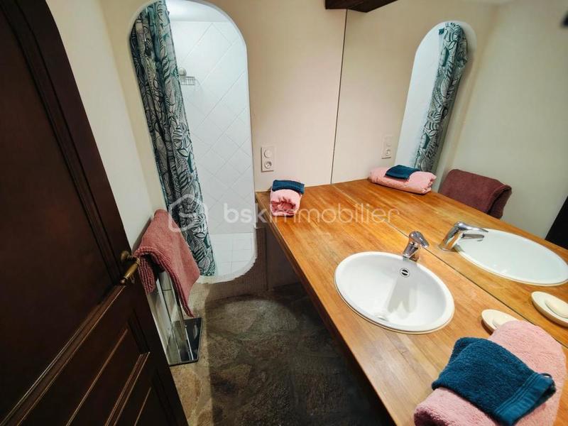 Maison en pierre - 181 m² - 6 pièces