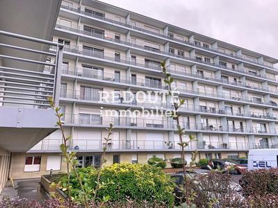 Studio - 11 m² - 1 pièce