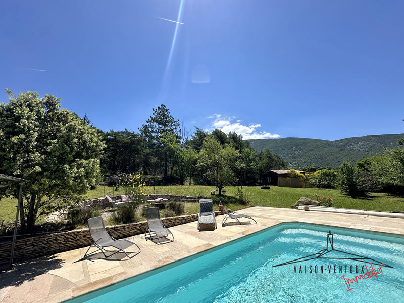 Propriété - 280 m² - 11 pièces