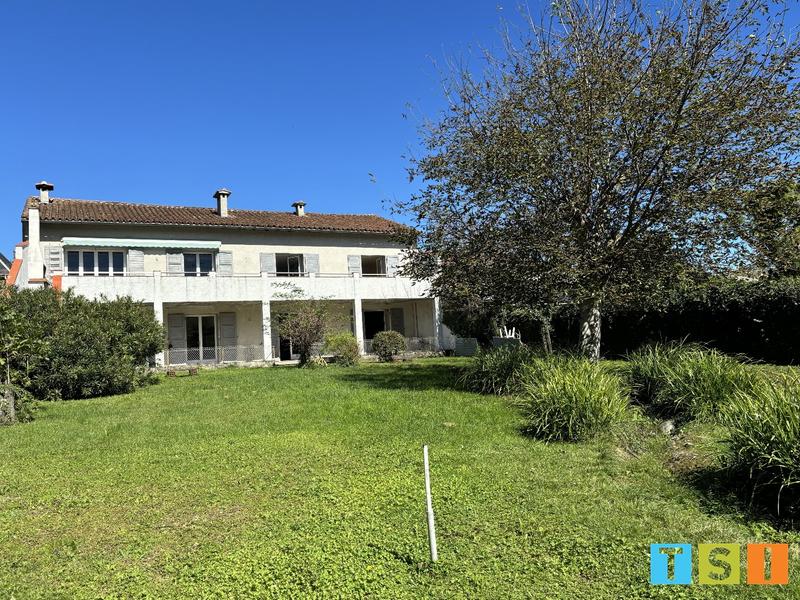 Maison - 287 m² - 7 pièces