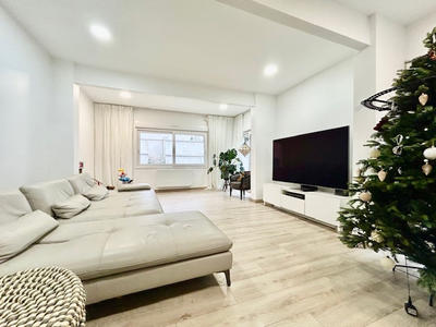 Maison - 214 m² - 7 pièces