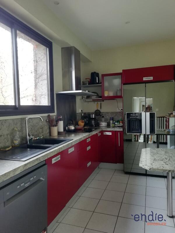 Maison - 212 m² - 7 pièces