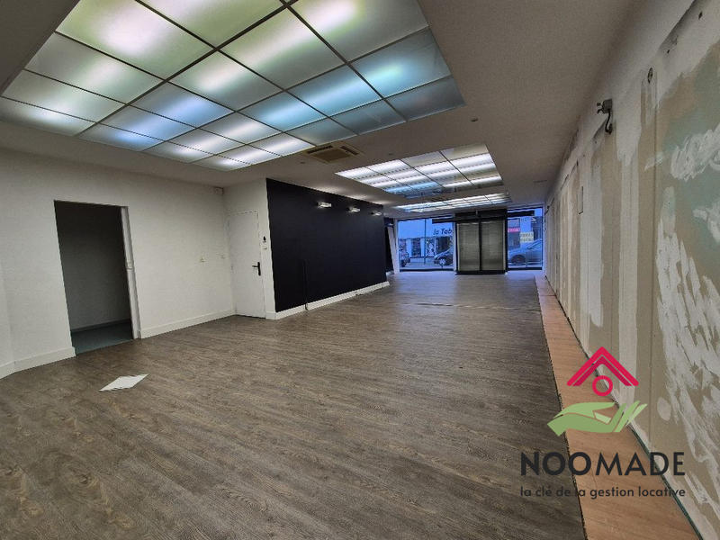 Local commercial - 135 m² - 3 pièces