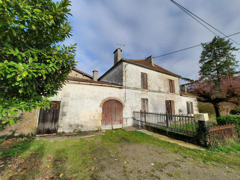 Maison - 210 m² - 7 pièces