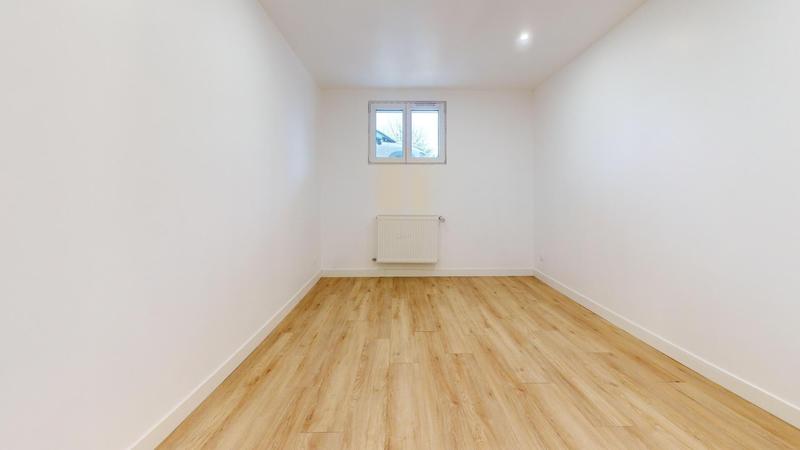 Maison - 180 m² - 8 pièces