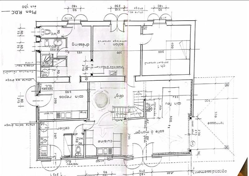 Maison - 205 m² - 9 pièces