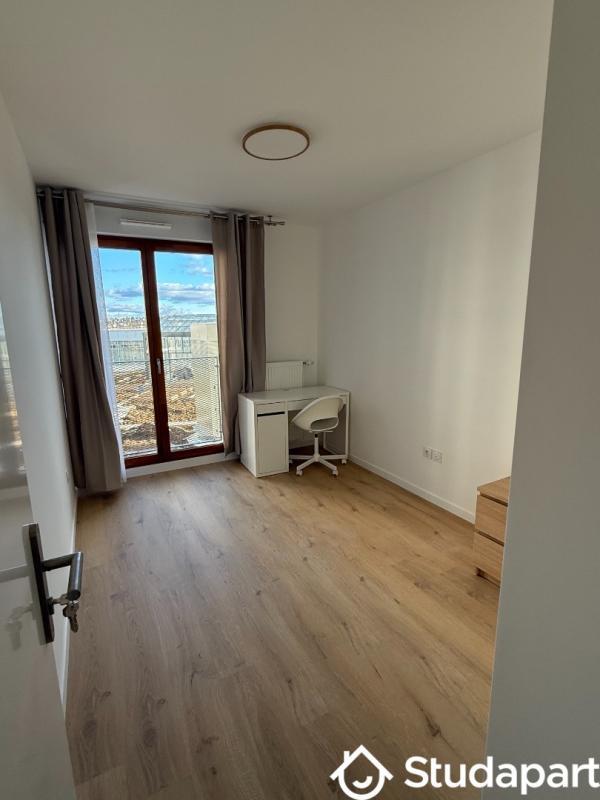 Chambre - 11 m² - 1 pièce