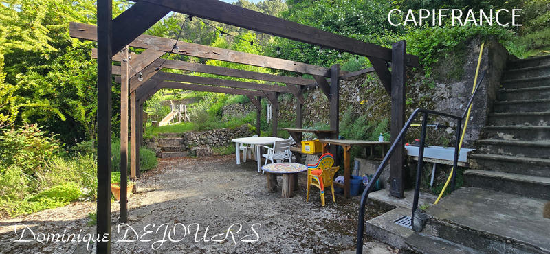 Maison - 176 m² - 9 pièces