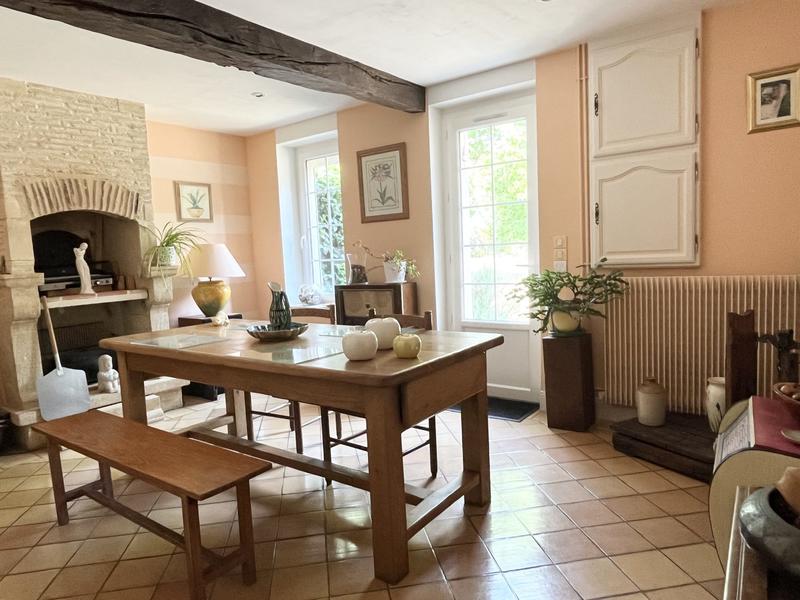 Maison traditionnelle - 264 m² - 10 pièces