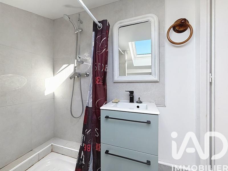 Maison - 180 m² - 8 pièces