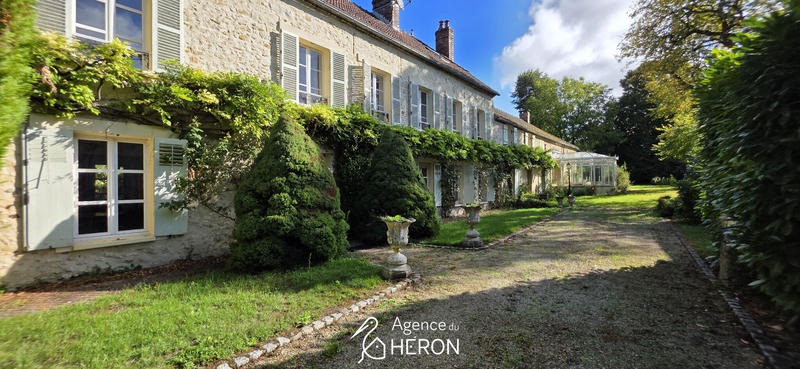 Maison - 373 m² - 10 pièces