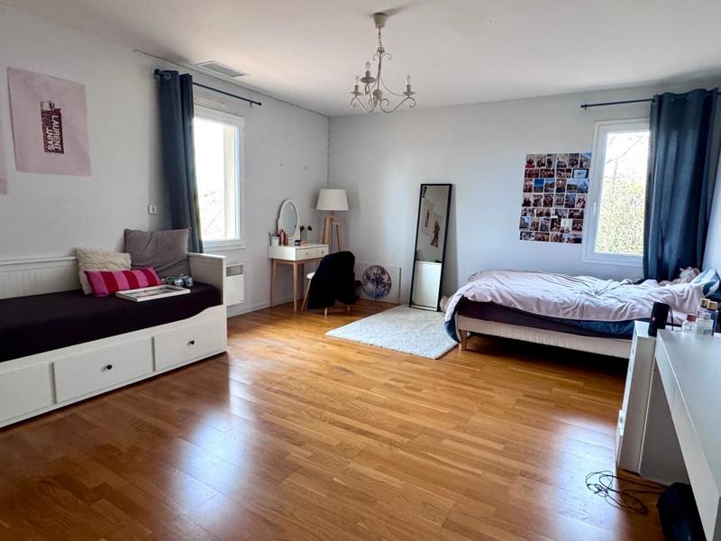 Maison - 245 m² - 6 pièces