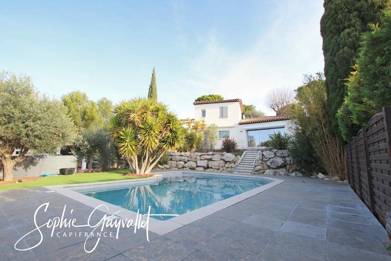 Villa - 168 m² - 6 pièces