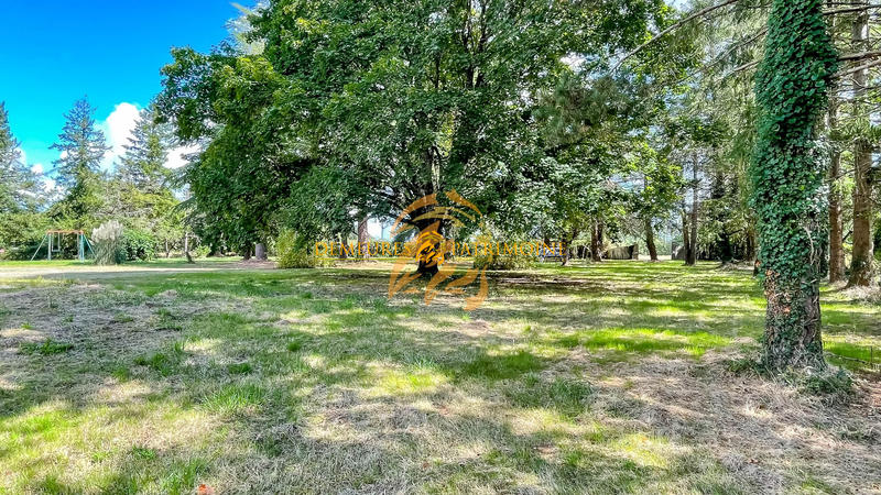 Maison - 243 m² - 8 pièces