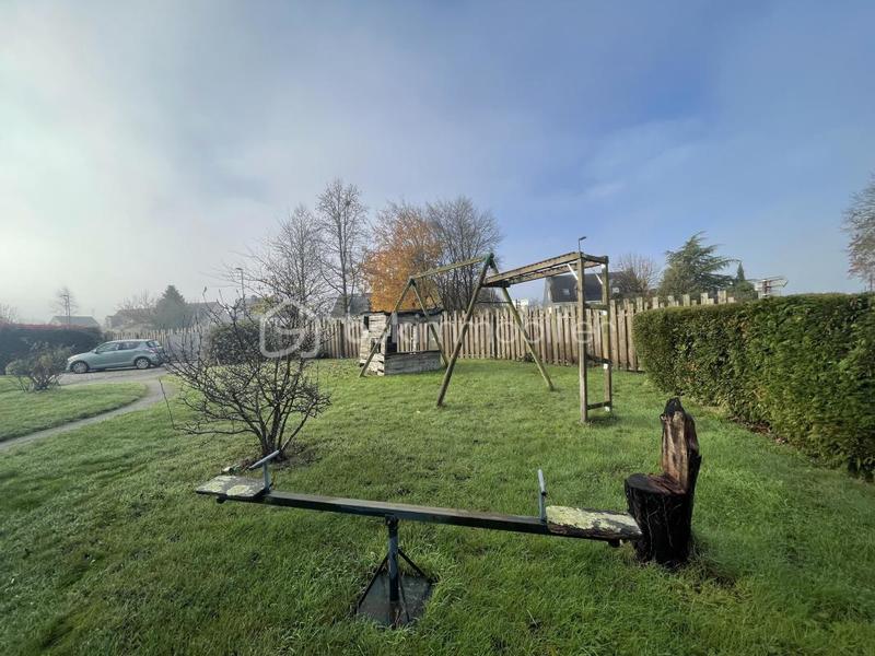 Maison de ville - 1 187 m² - 7 pièces