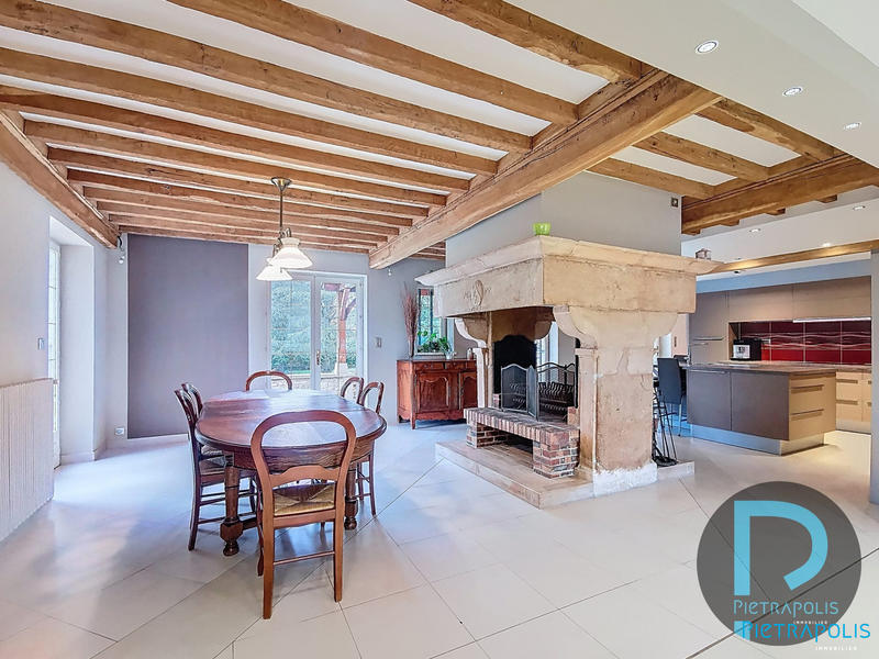 Maison - 280 m² - 9 pièces