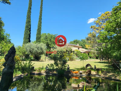 Mas - 268 m² - 9 pièces