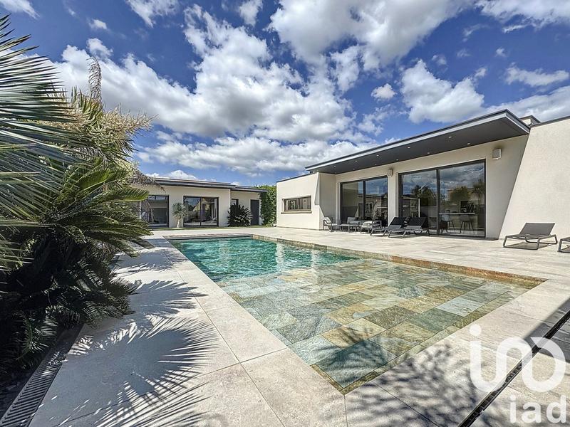 Maison - 230 m² - 7 pièces