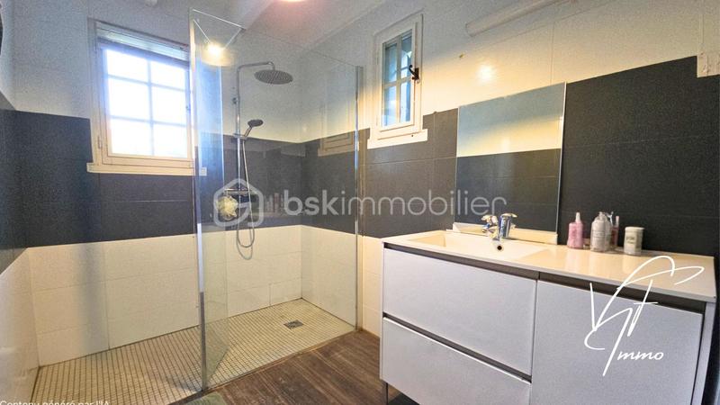 Villa - 201 m² - 7 pièces