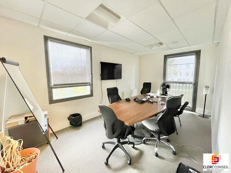 Bureau - 146 m²