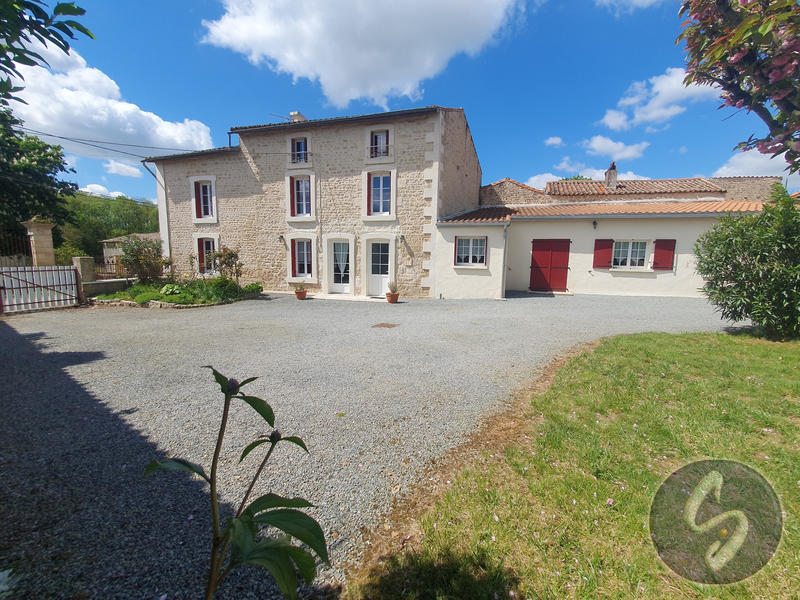 Maison ancienne - 169 m² - 6 pièces